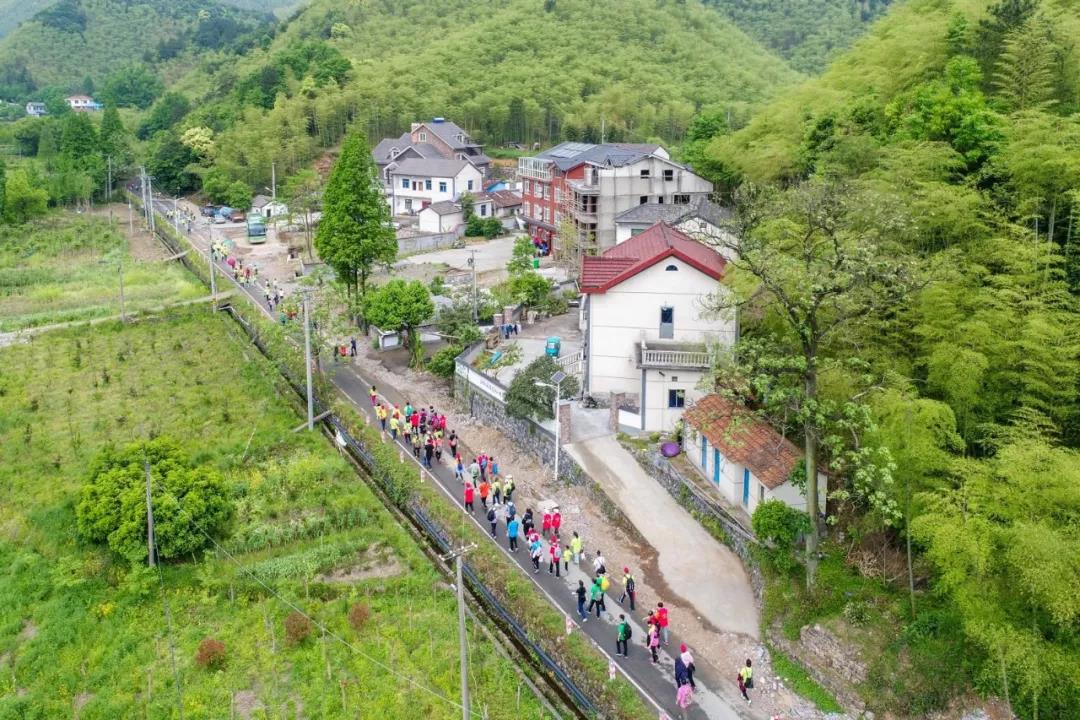 《商务部等17部门关于加强县域商业体系建设促进农村消费的意见》印发