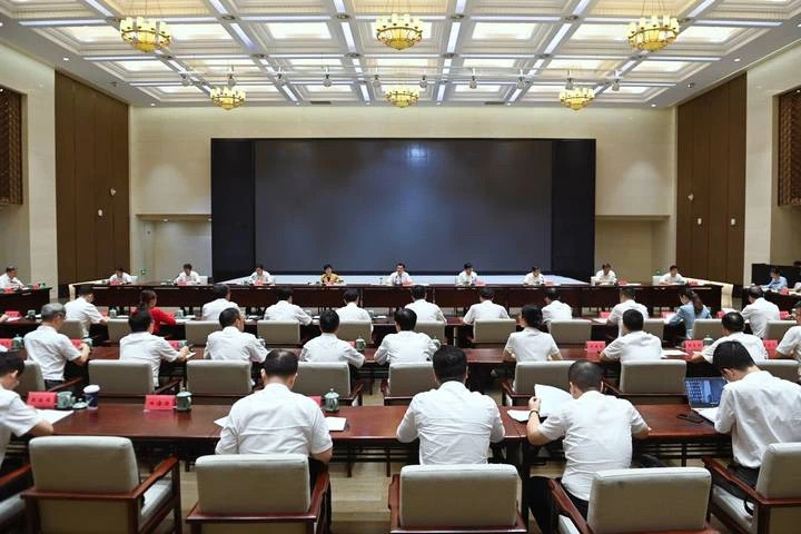 袁家军赴浙大看望慰问教师并主持召开高校党建工作座谈会