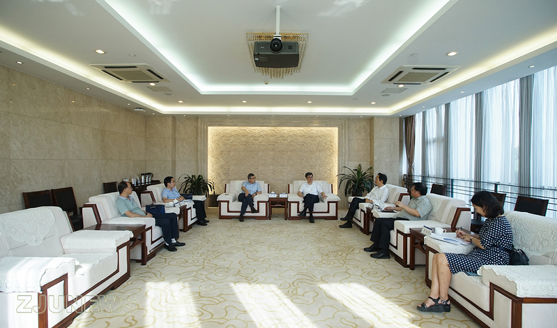 新疆生产建设兵团教育局一行来浙江大学调研