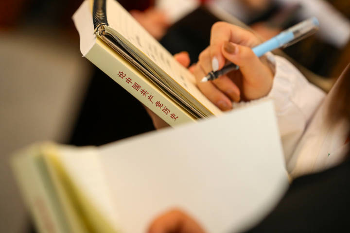 教育部：推动高校严格落实思政课实践教学学时学分