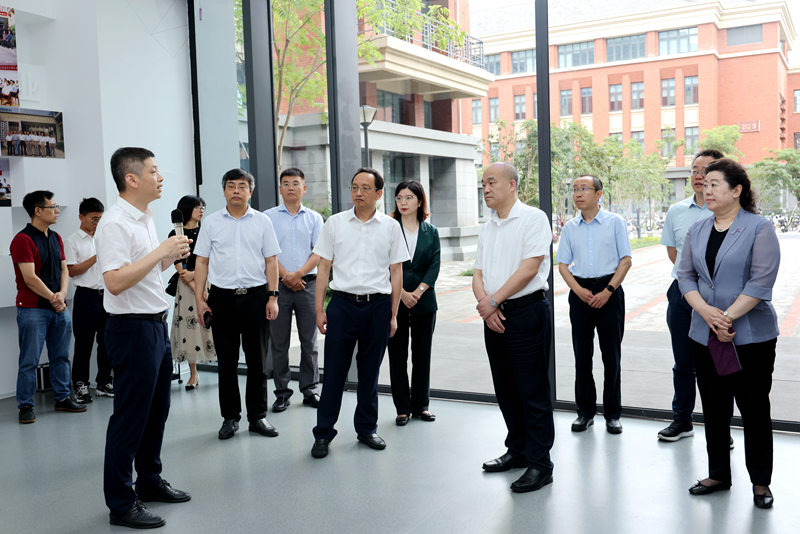 国家自然科学基金委党组书记、主任窦贤康一行来浙大调研