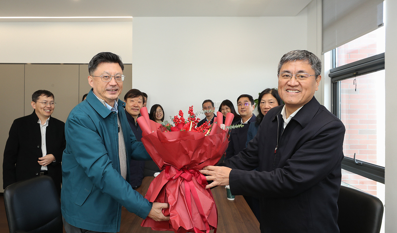 浙江大学党委书记任少波、校长杜江峰看望新当选院士