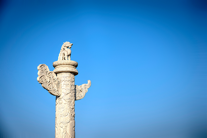 《干部教育培训工作条例》对干部教育培训机构作了哪些新规定？