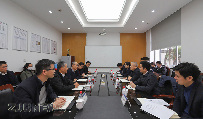 浙江省委常委、常务副省长徐文光来浙大走访联系张泽院士