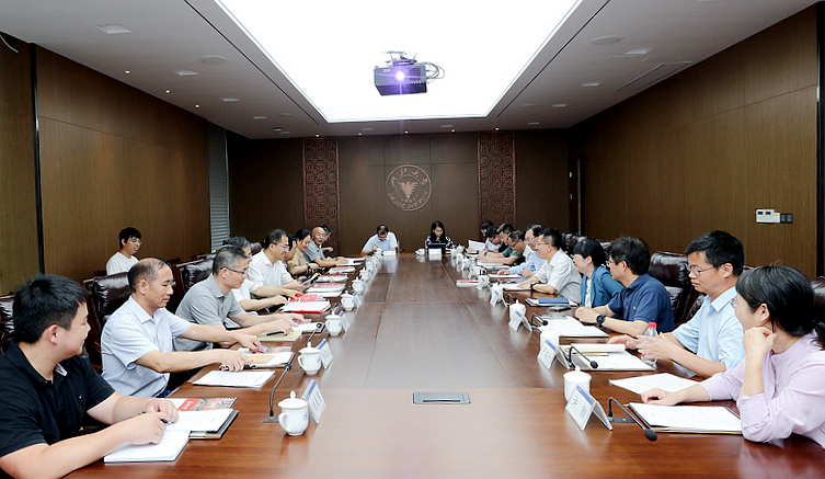 浙江省政协副主席张学伟一行来浙江大学调研