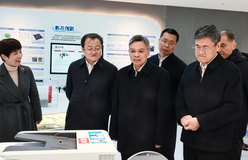 浙江省委副书记、省长刘捷调研浙大和浙大校友企业