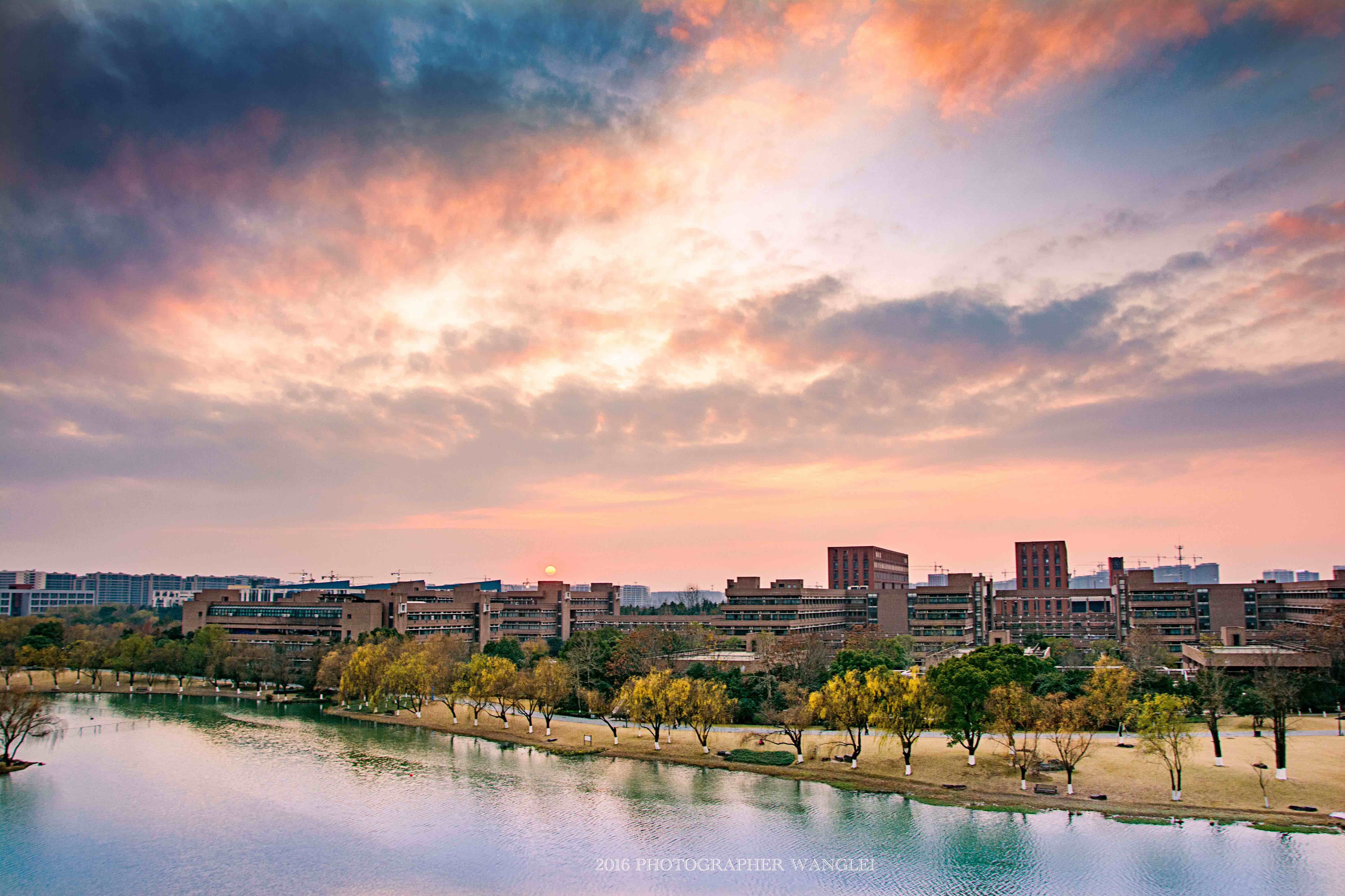 华五微专业共建行动全面升级！浙大牵头全新迭代“AI+X”微专业