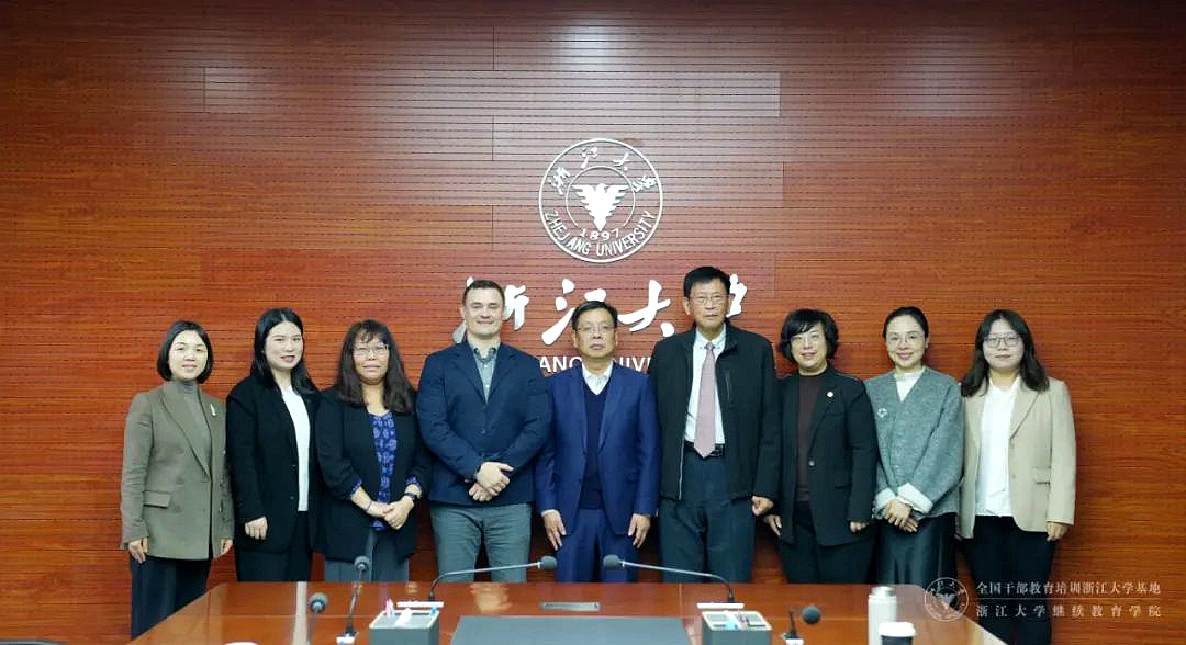 美国伊利诺伊大学厄巴纳香槟校区（UIUC）来我院调研交流
